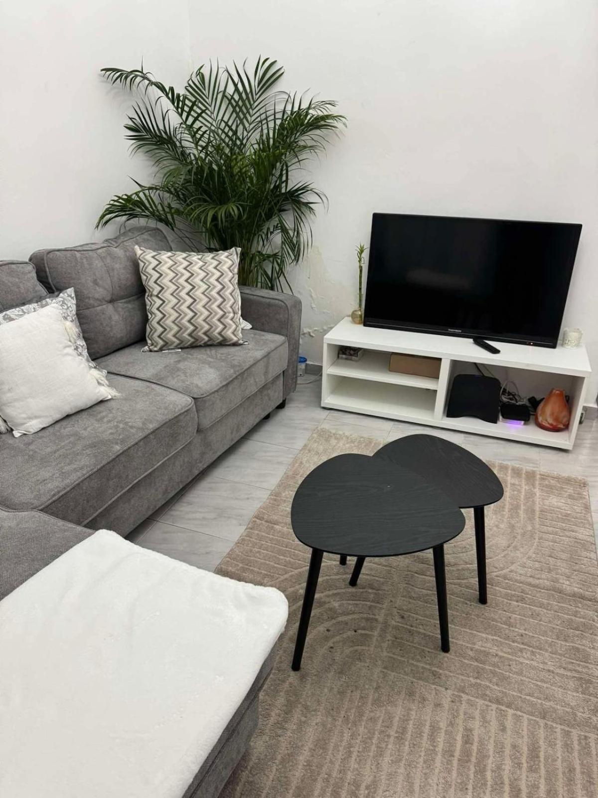 Apartment T1 Marques Pombal - Lisbon — Photos 2